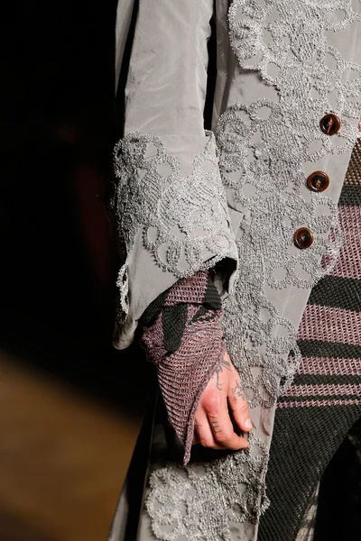 Look 28